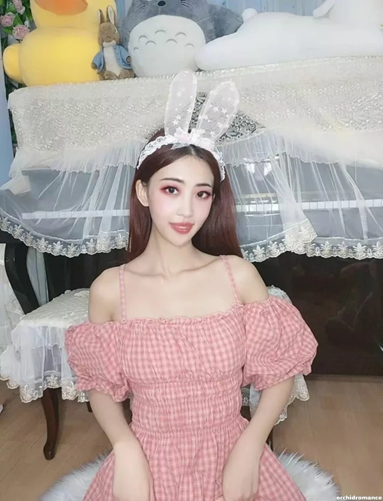 Qiuhui Profile image 6