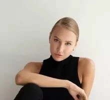 Oksana Profile image 2