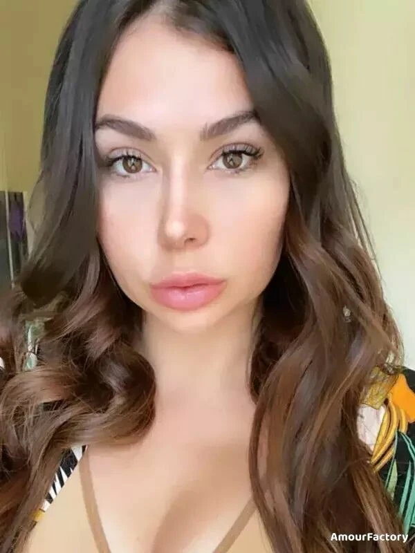 Elena Profile image 1