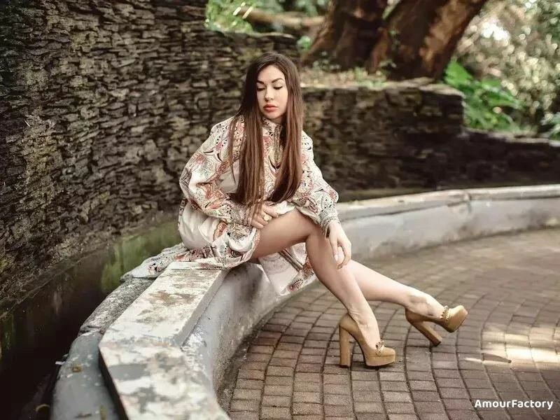 Elena Profile image 3