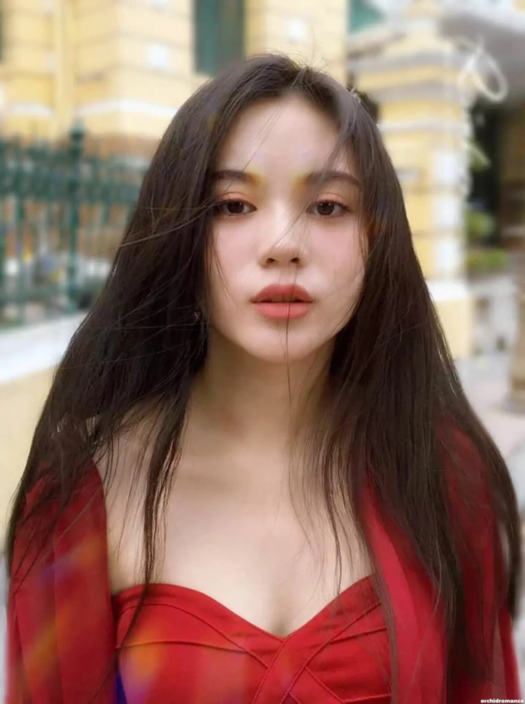 Alina Profile image 3