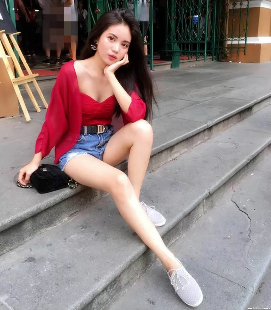 Alina Profile image 1