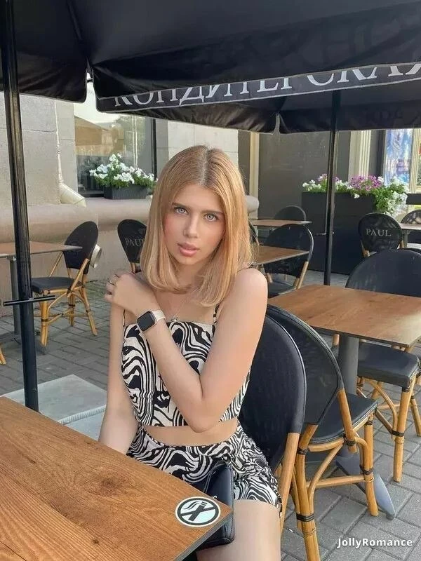 Yana Profile image 1