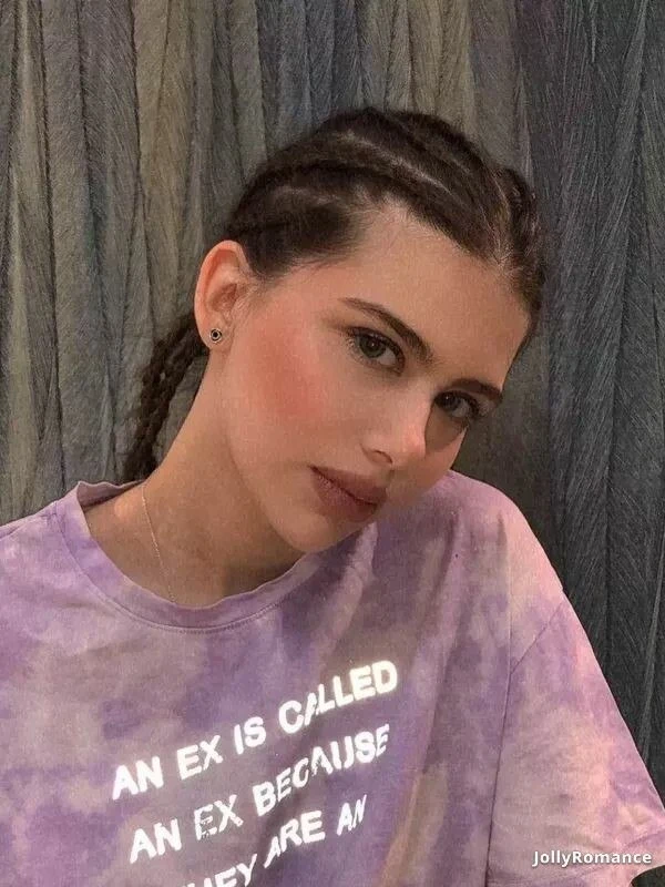 Yana Profile image 5