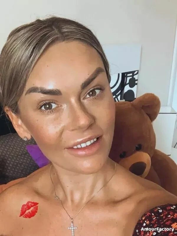 Anna Profile image 2