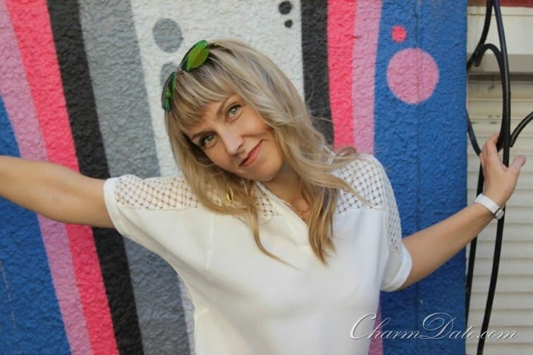 Veronika Profile image 1