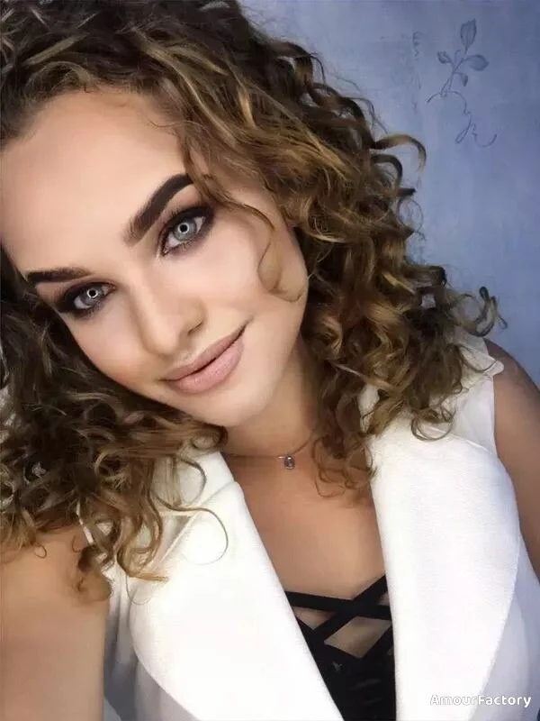 Olena Profile image 5