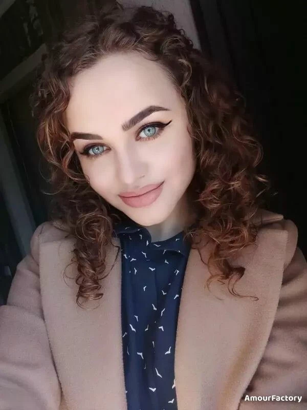 Olena Profile image 3