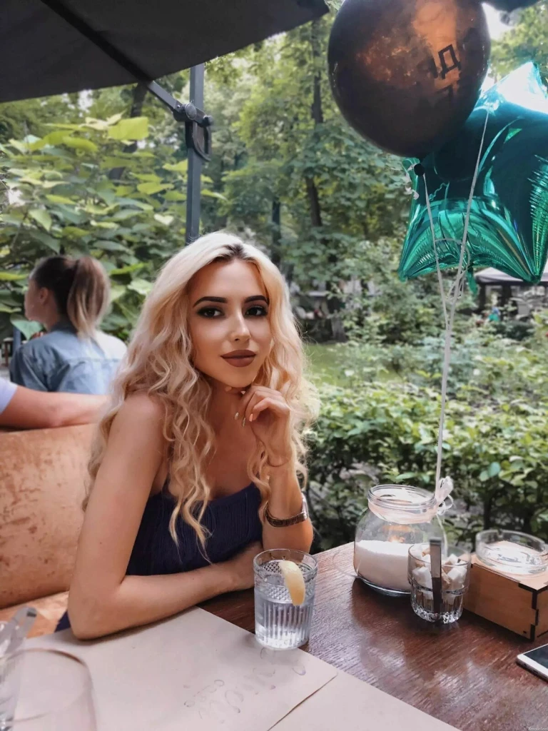 Violetta Profile image 6