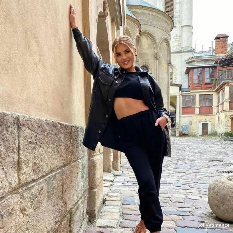 Anna Profile image 4