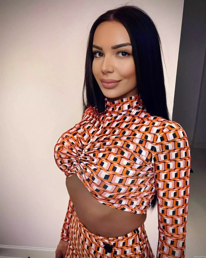 Claudia Profile image 1