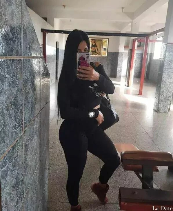 Jhoselin Profile image 4