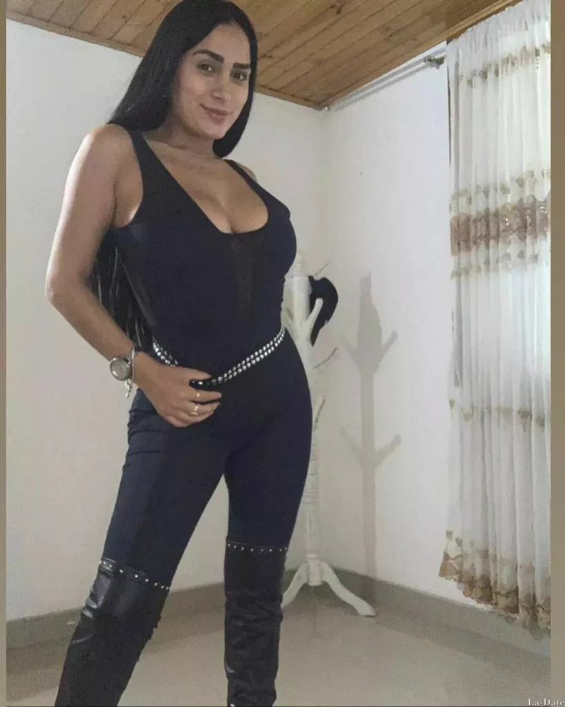 Kelly Profile image 3