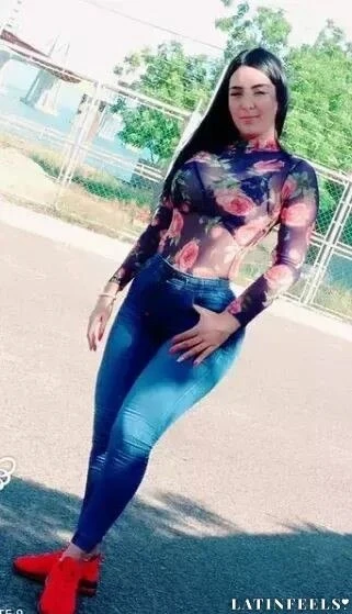 Paola Profile image 1