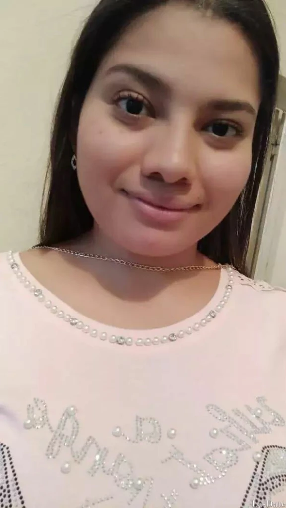 Veronica Profile image 2