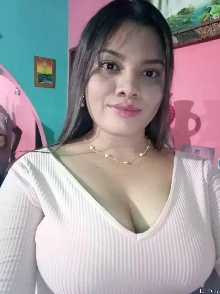 Veronica Profile image 6