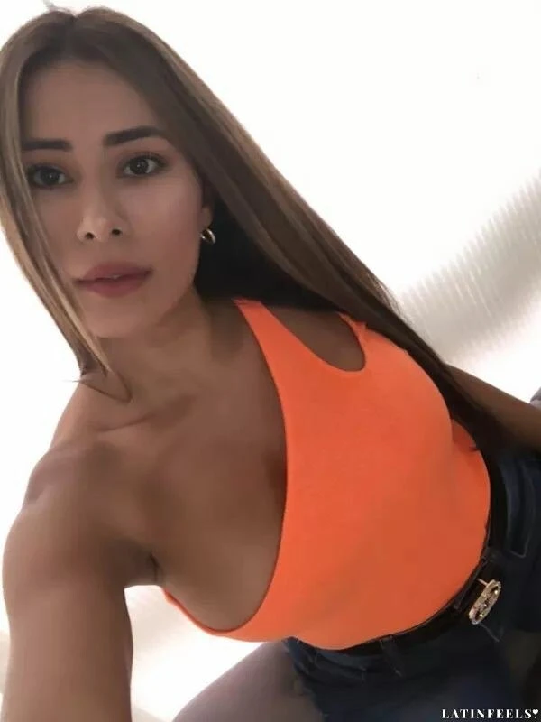 Vanessa Profile image 5