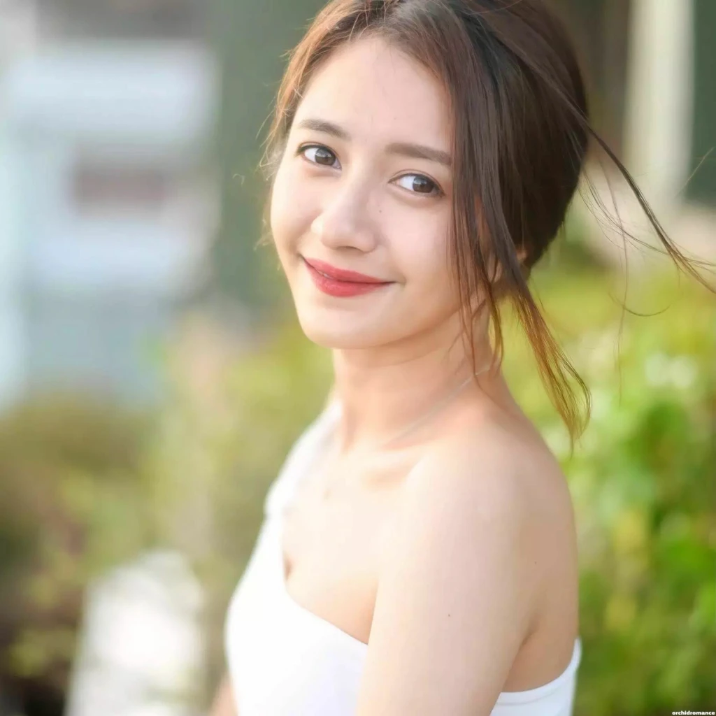 Lily Profile image 6